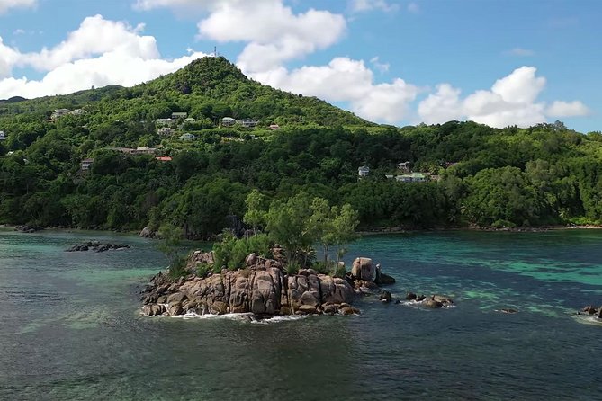 Beautiful island tour 5-6 hours | Mahé, Seychelles | Private Tour - Le Jardin du Roi shows the island through plants