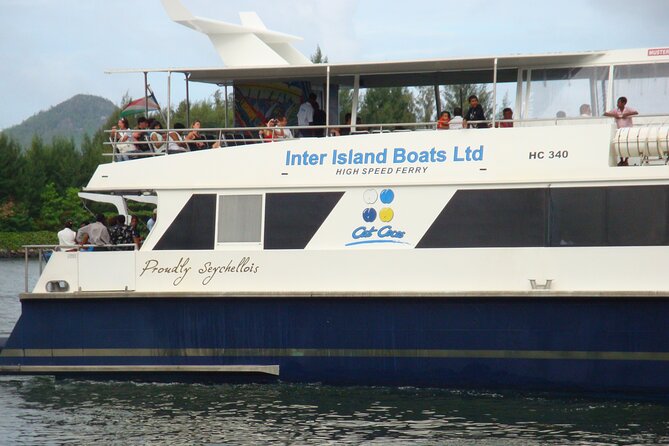 Cat Cocos: La Digue to Mahe Island Fast Ferry - Punctuality, safety, and service