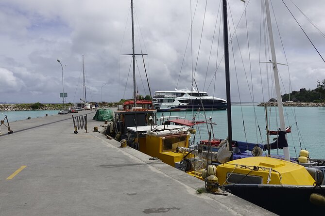 Cat Cocos: Mahe to La Digue Island Fast Ferry - The Praslin stop and the second leg to La Digue