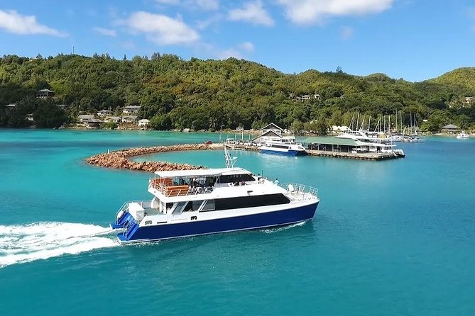 Cat Rose: Praslin Island / La Digue Island Fast Ferry - A 15-minute crossing between Praslin and La Digue