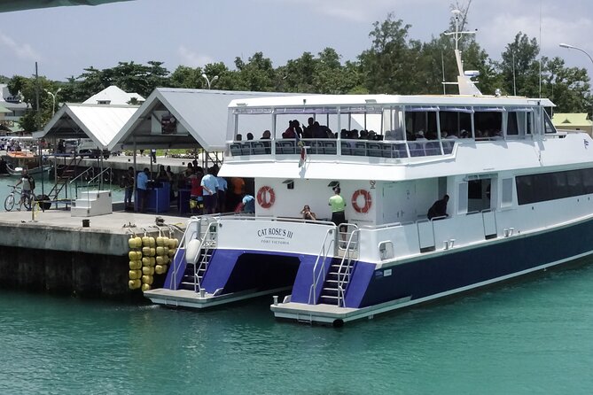 Cat Rose: Praslin Island / La Digue Island Fast Ferry - Arriving at La Digue Jetty