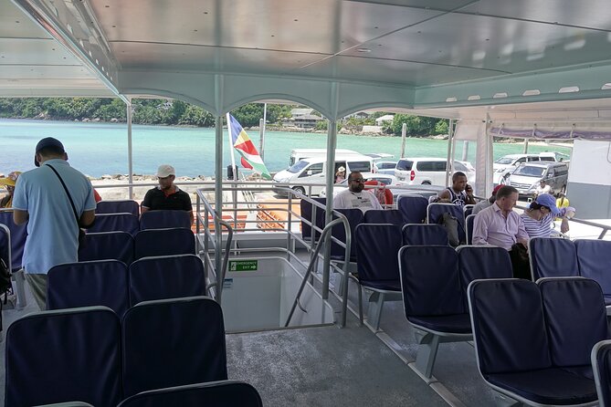 Cat Rose: Praslin Island / La Digue Island Fast Ferry - Leaving Praslin from Baie Sainte Anne