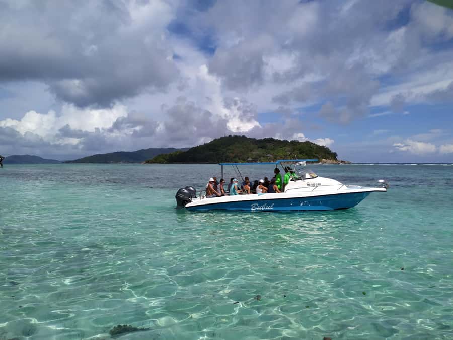 Curieuse Guided Tour, St Pierre, BBQ & 2 Snorkel Stops - St. Pierre and the afternoon reef depend on the sea