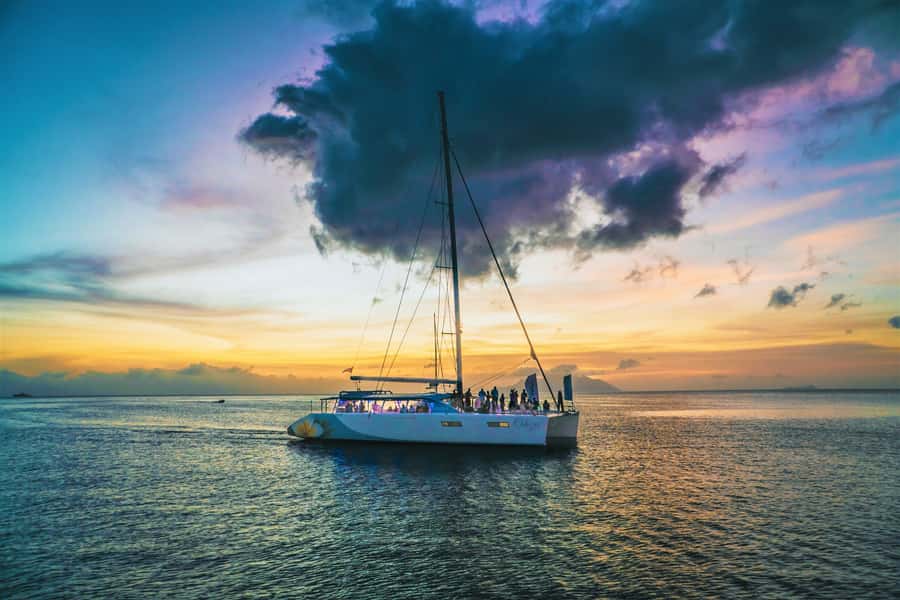 From Mahé: Seychelles Sunset Cruise with Hotel Transfers - Choosing the right pickup point around Mahé