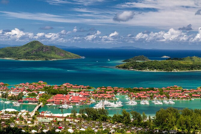 Half Day Discovery Tour of Victoria - Seychelles Capital on Mahe Island - Camion Hall and the Esplanade kiosks: a short craft stop