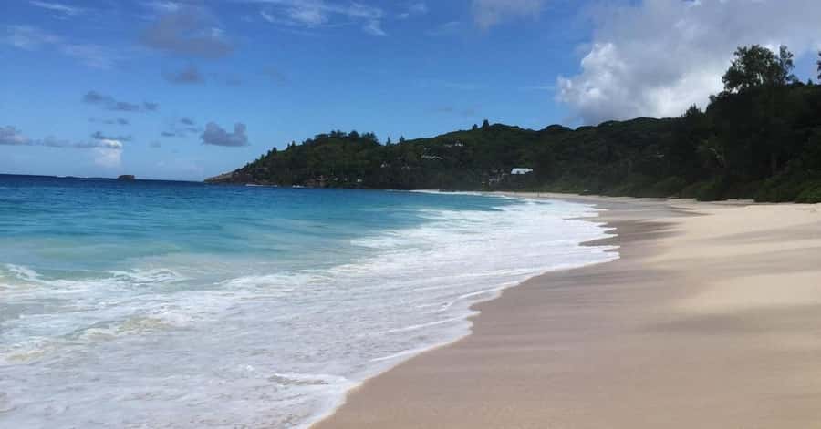 Mahé: Private Customizable Island Tour with Hotel Transfer - Gardens, spices, tea, and rum