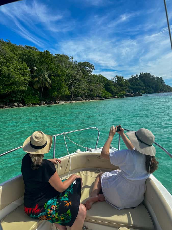 Mahe: Private half-day boat trip at the St.Anne Marine Park - Three snorkel stops in St. Anne Marine Park