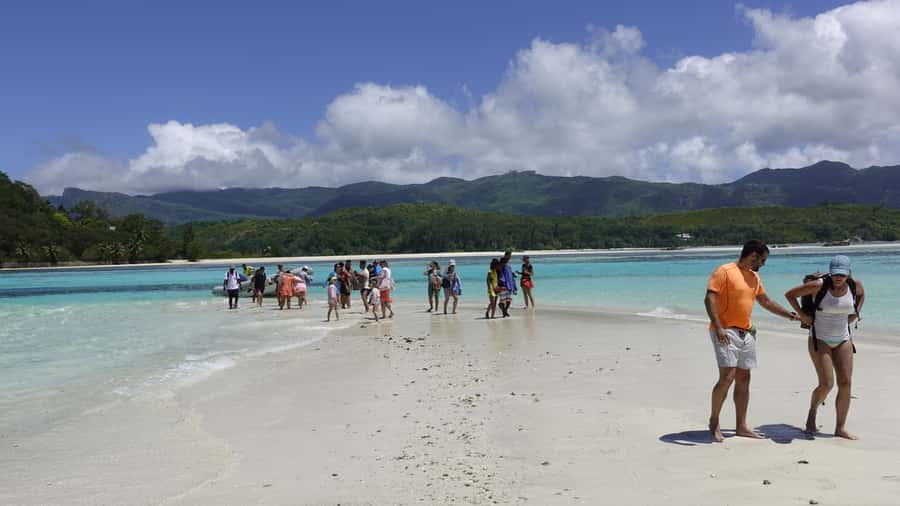 Mahe: St.Anne Marine National Park Reef Safari with Lunch - The return cruise and tropical cocktail