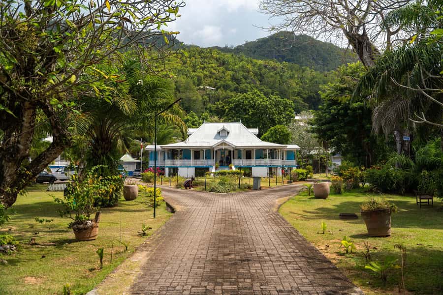 Mahé: Wild South Discovery Trip with Local Lunch - Guides can shape the entire day
