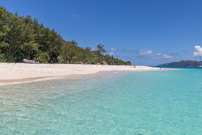 Praslin Curieuse, St Pierre &AnseLafarine fullday trip CreoleBBQ - St Pierre snorkeling in clear water