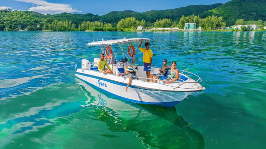 Praslin: Curieuse & St-Pierre Boat Adventure with Snorkeling - Why this Praslin day trip works so well
