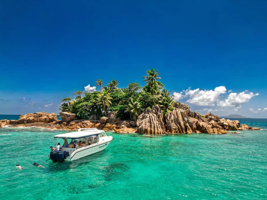Praslin: Curieuse & St. Pierre Full-Day Boat Trip with Lunch - St. Pierre Island and Two Snorkeling Sessions
