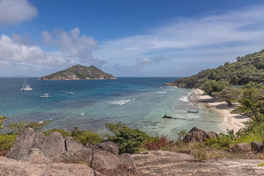 Praslin: Sister & Coco Island Full-Day Cruise and Creole BBQ - From Praslin to Sister Island by boat
