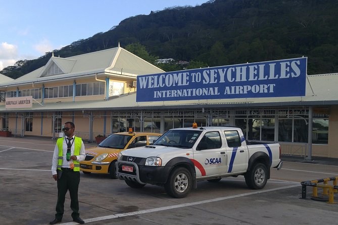 Private ARRIVAL Transfer from Seychelles Airport to any Hotels in Mahe - Finding the hostess after your flight