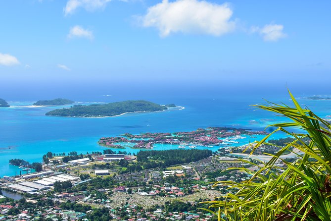 Private Nature Trail (Hiking) (1-2 persons) - A private way to see Mahé beyond the coast