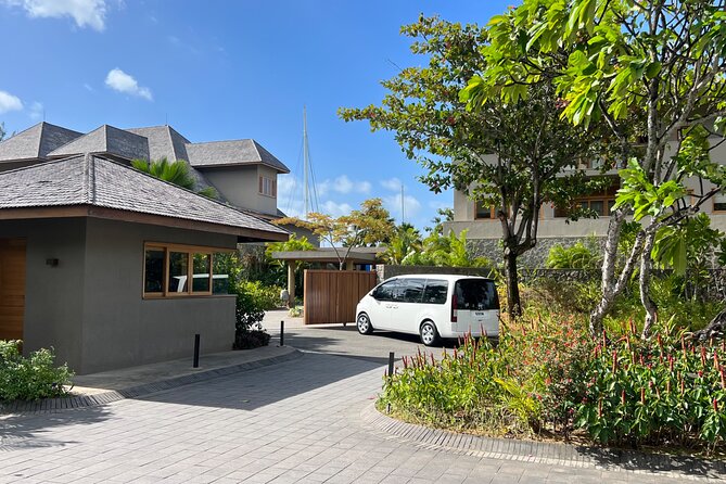 Private Transfer in Seychelles - Timing, Luggage, and Family Needs