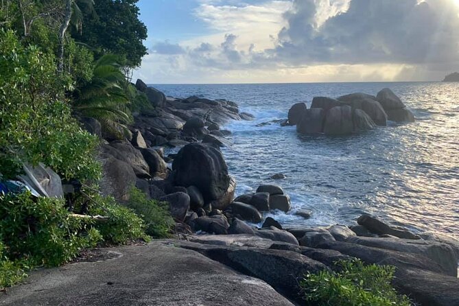 Rock Pool, dreamlike & unique experience | Mahé | Private hike | - Swimming, photos, and time at the pool