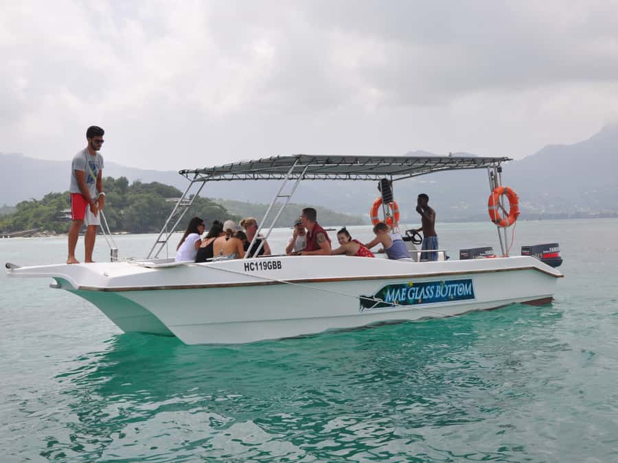 St. Anne Marine Park, Moyenne & Cerf Island Tour with Lunch - Who will enjoy this six-hour island tour?