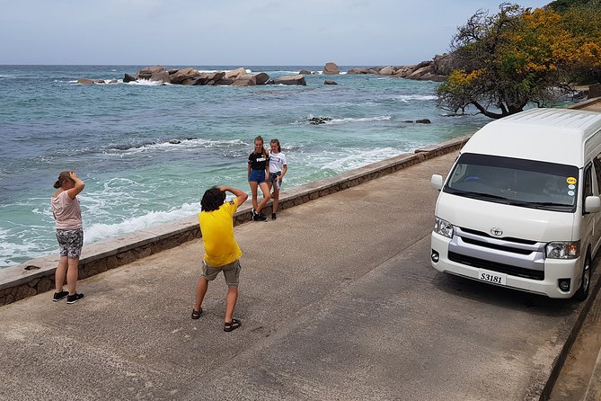 Taxi Services & Transfers on Praslin Island - The 10 to 30 minute ride to your hotel