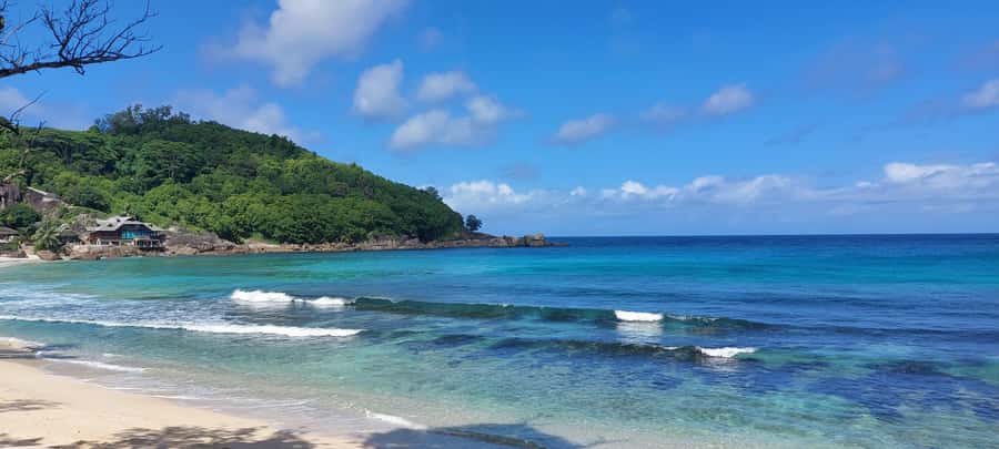 Tour Mahe Seychelles your way. Victoria national park beache - Through the national park to Mission Lodge